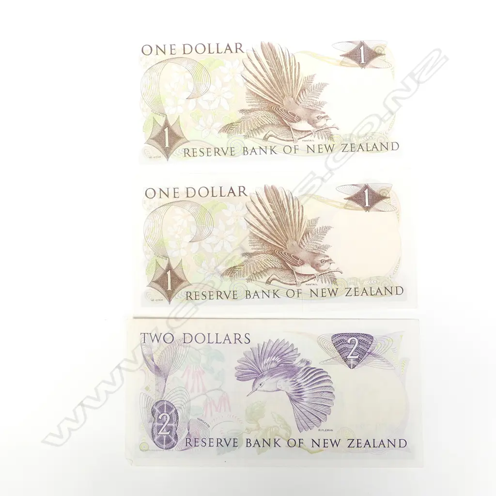 3 NZ BANKNOTES P.L WILKS 2 CONSECUTIVE $ 1.00 + HARDIE $ 2.00 TYPE 2 Image 1++