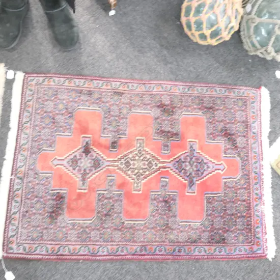 HAMADAN HAND KNOTTED RUG 3 DIAMOND MEDALLIONS