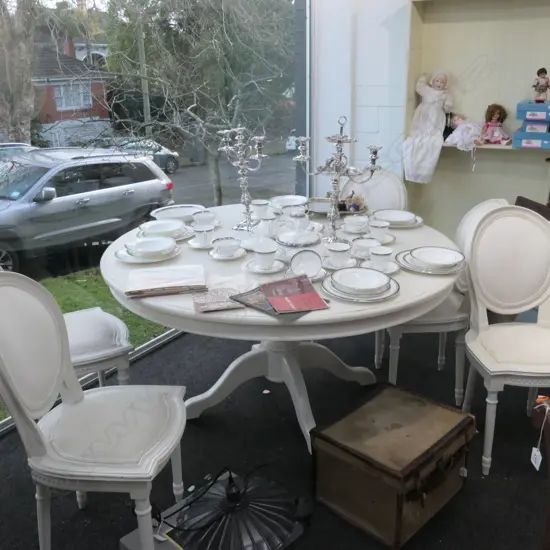 HAMPTONS STYLE DINING TABLE AND CHAIRS