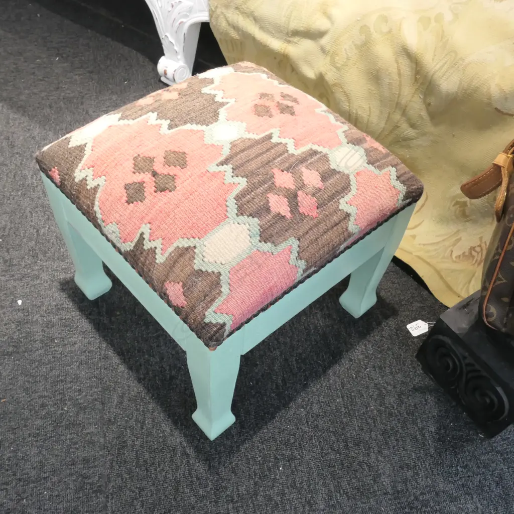 KELIM COVERED STOOL Image 1++