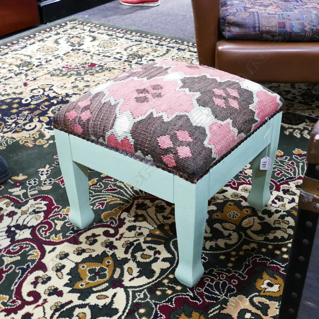 KELIM COVERED STOOL Image 1++