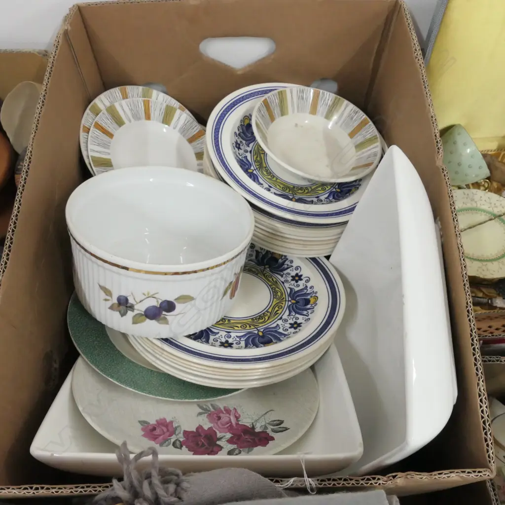 LOT ASST DINNER WARE ETC Image 1++