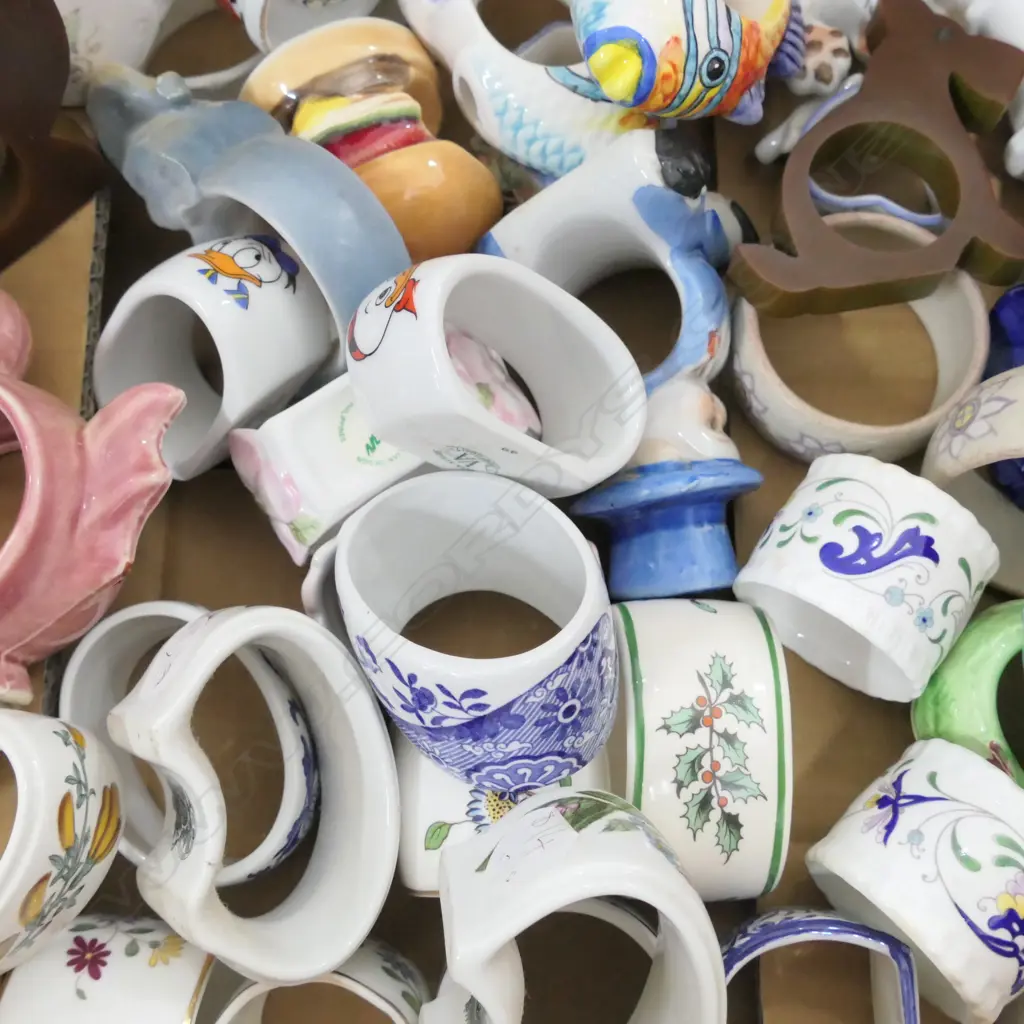 LARGE LOT ASST NAPKIN RINGS Image 1++
