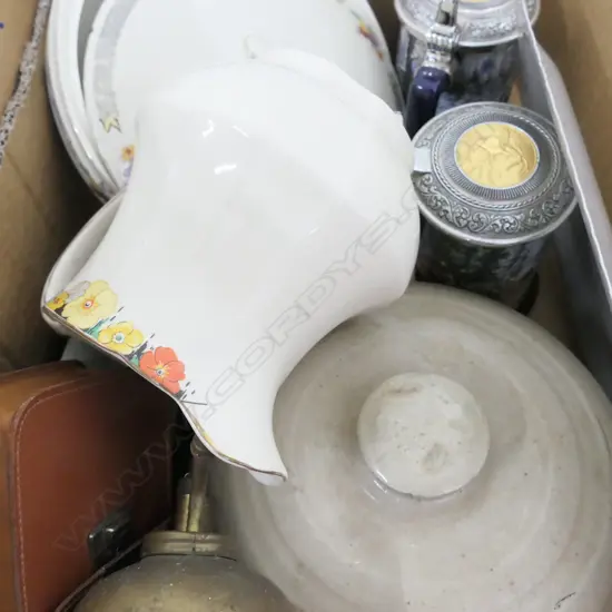 LOT HOT WATER BOTTLE /TANKARDS/TRAY ETC