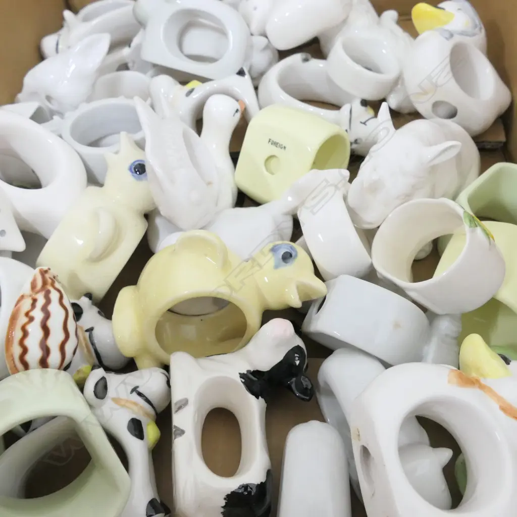 LARGE LOT OF ASST NOVELTY NAPKIN RINGS Image 1++