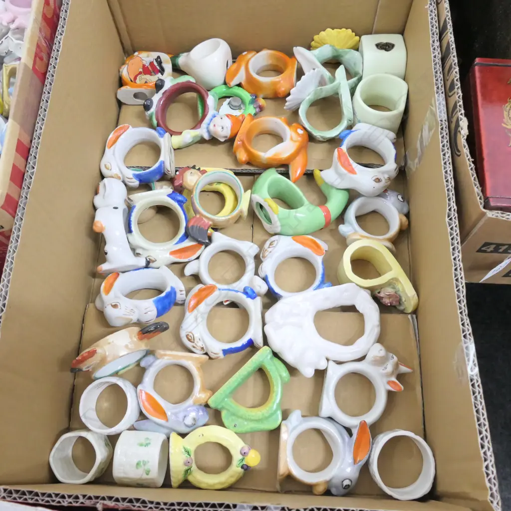 LARGE LOT OF ASST NOVELTY NAPKIN RINGS Image 1++