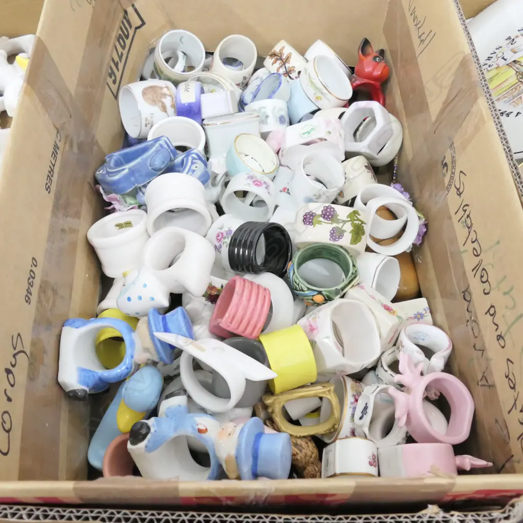 LOT ASST NAPKIN RINGS ETC Image 1++
