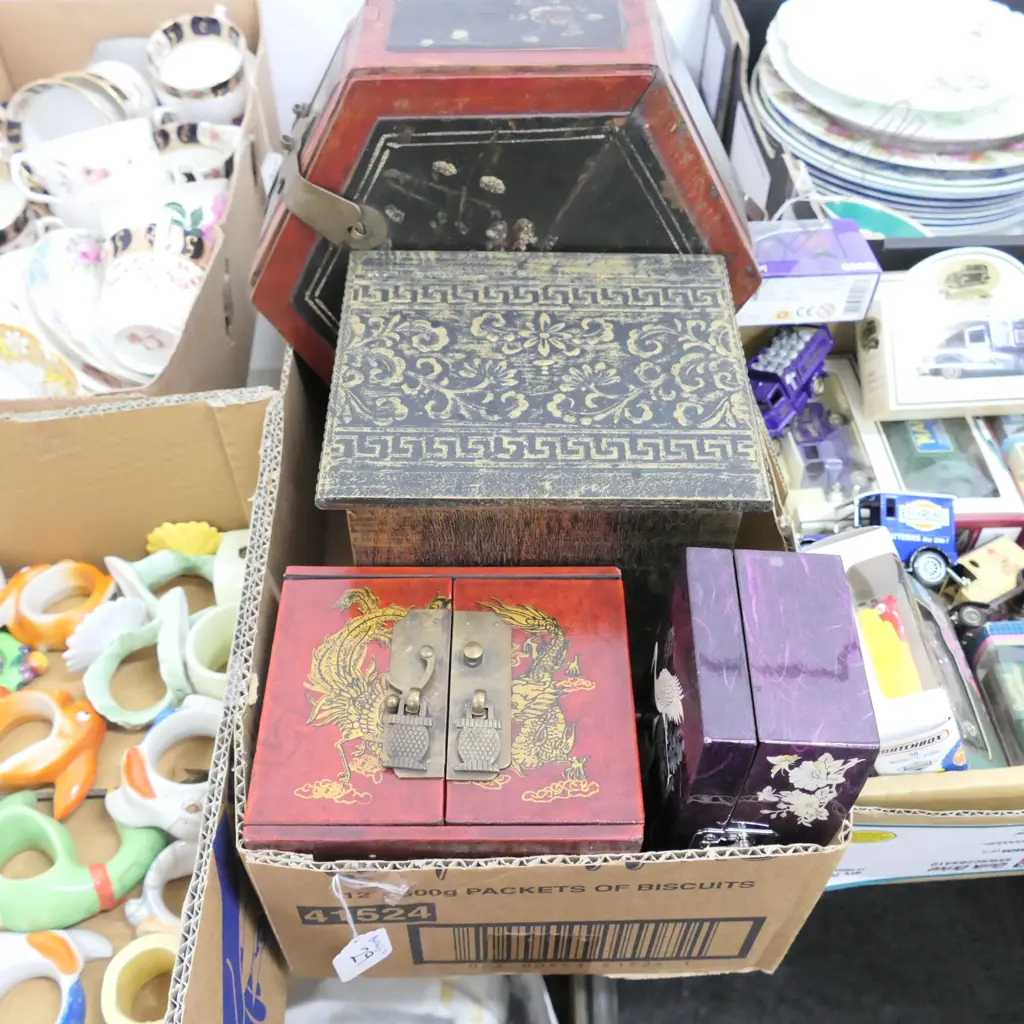 LOT ASST CHINESE LACQUER JEWELLERY BOXES ETC Image 1++