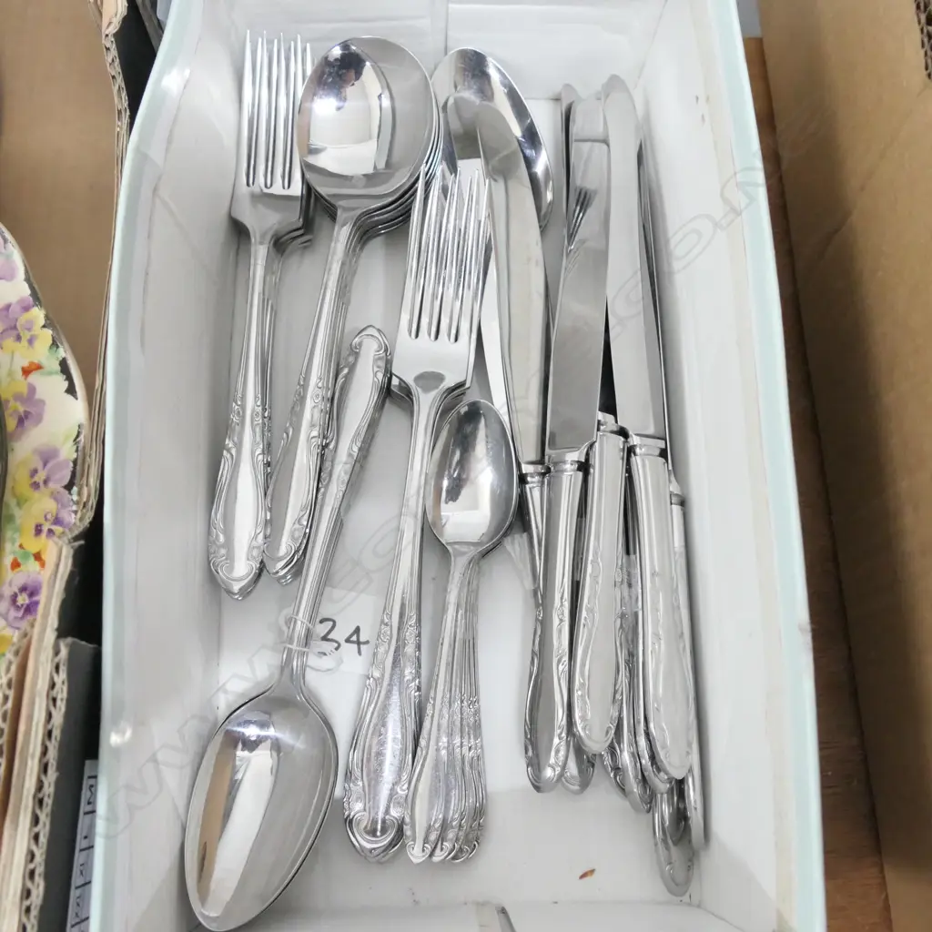 34 PCE LUCK WOOD STAINLESS STEEL CUTLERY SET INCL. 5 MAIN KNIVES, 6 ENTREE, 5 MAIN FORKS, 6 ENTREE, 5 SPOONS, 6 SOUP + 1 Image 1++