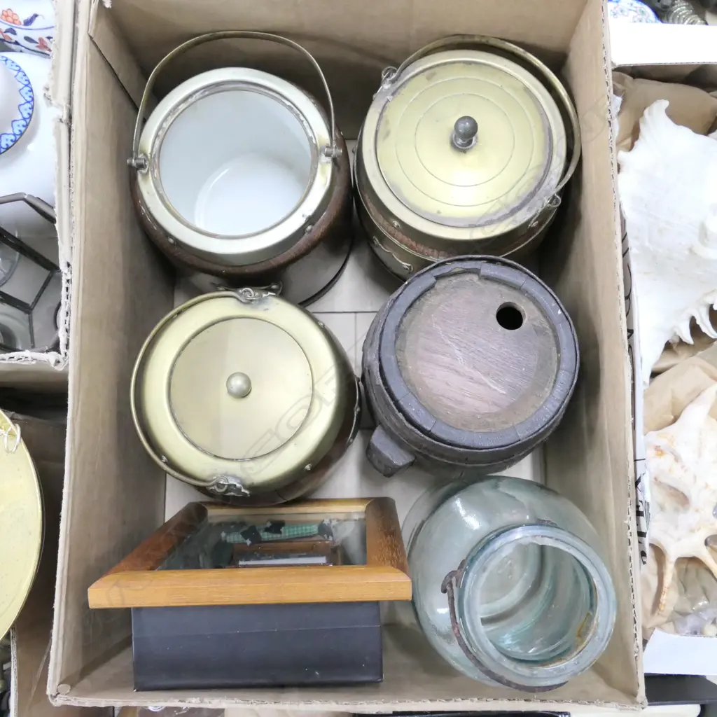 BOX LOT 4 WOODEN BARRELS, GLASS JAR AND FRAME Image 1++