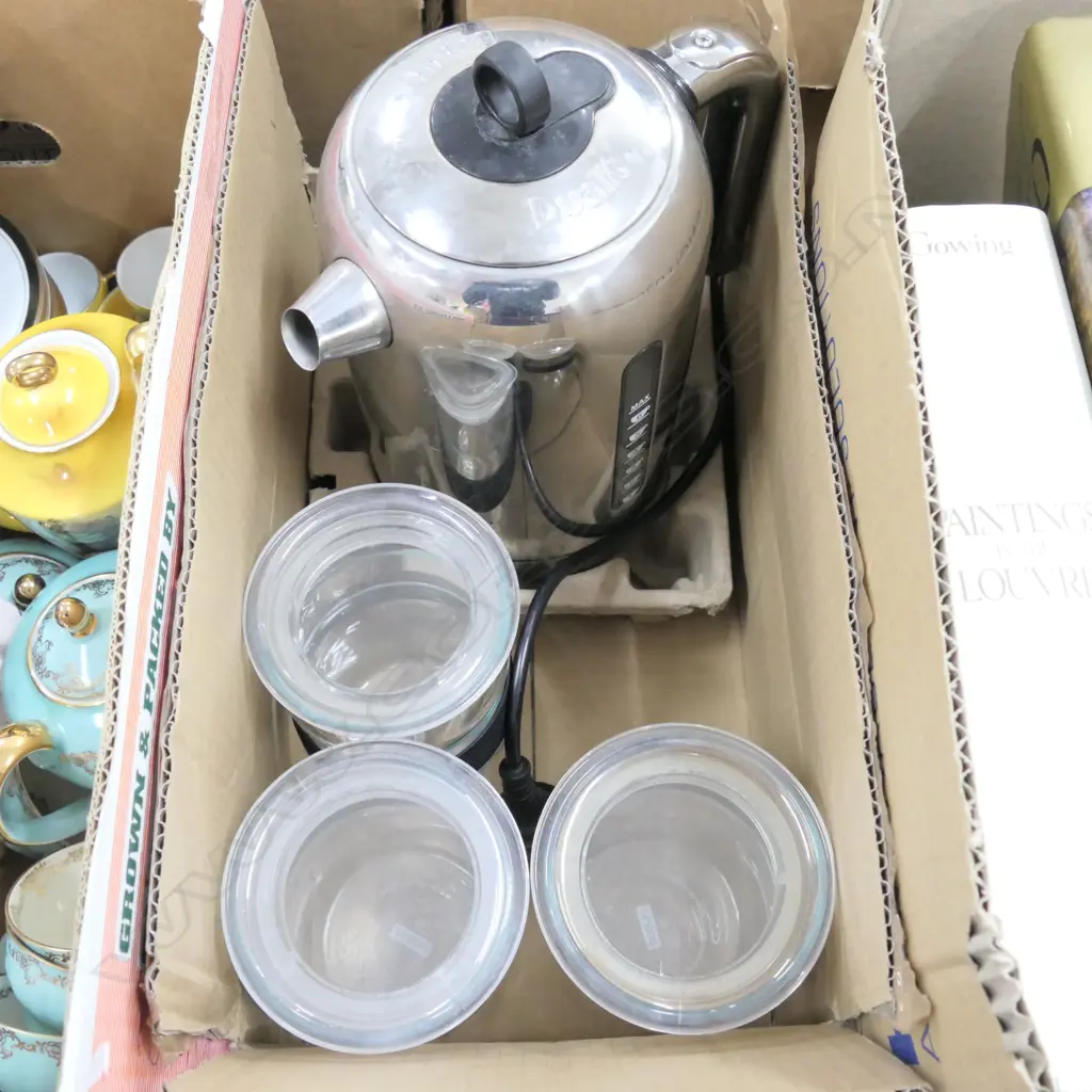 DUALIT ELECTRIC KETTLE & 3 BODUM STORAGE JARS Image 1++