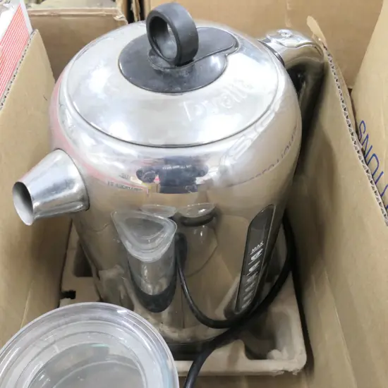 DUALIT ELECTRIC KETTLE & 3 BODUM STORAGE JARS