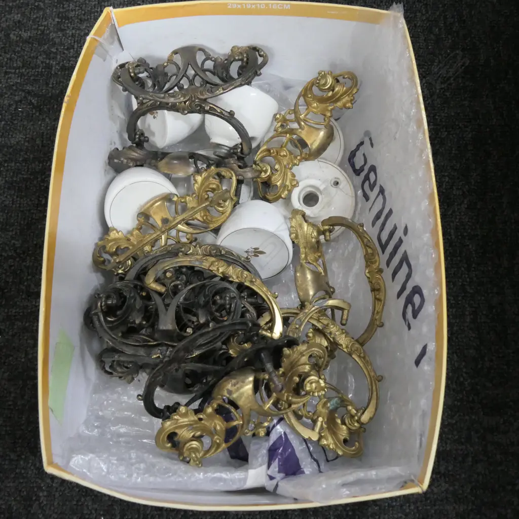 BOX LOT ASST. VINTAGE HANDLES Image 1++