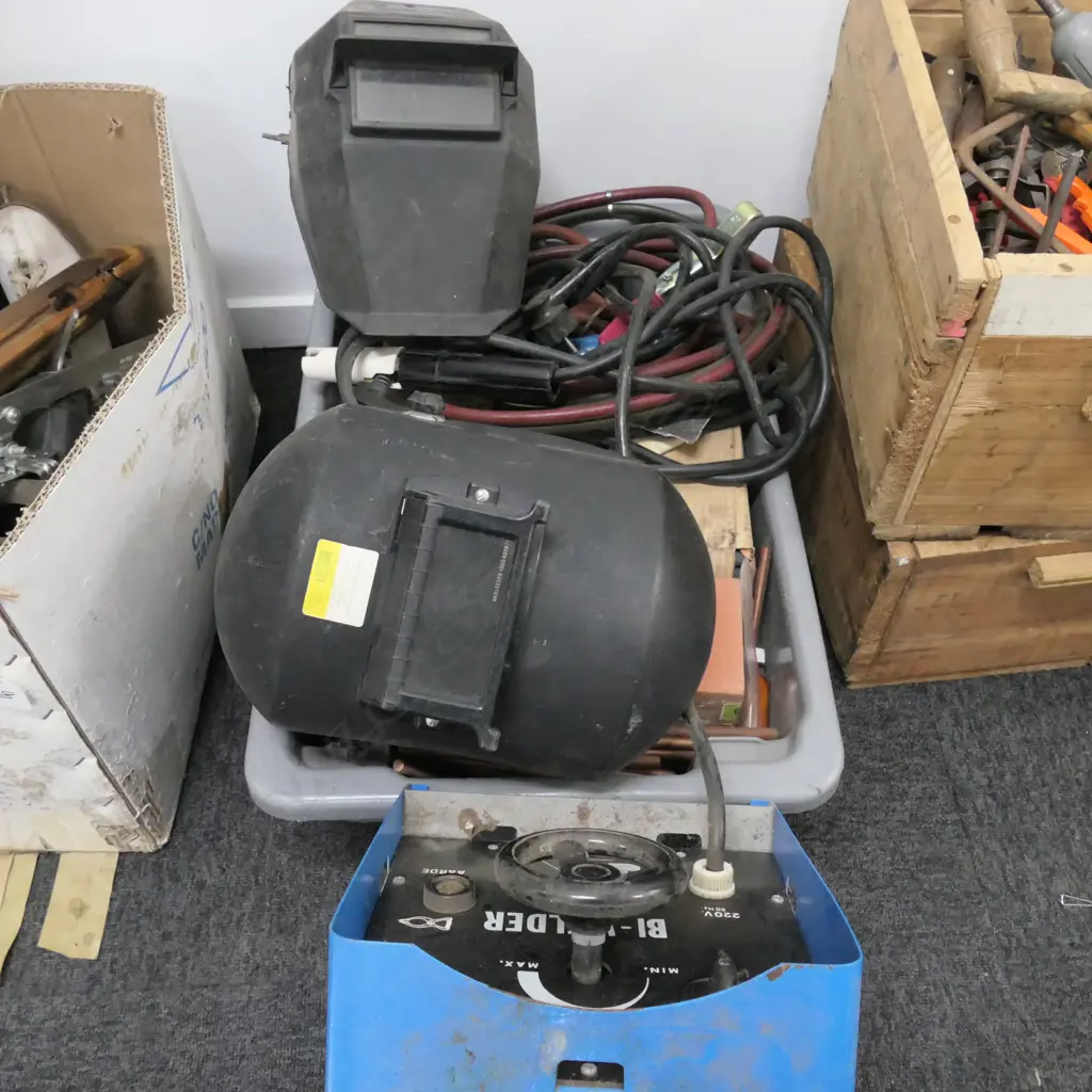 BI WELDER 1718 + MASKS + RODS ETC Image 1++
