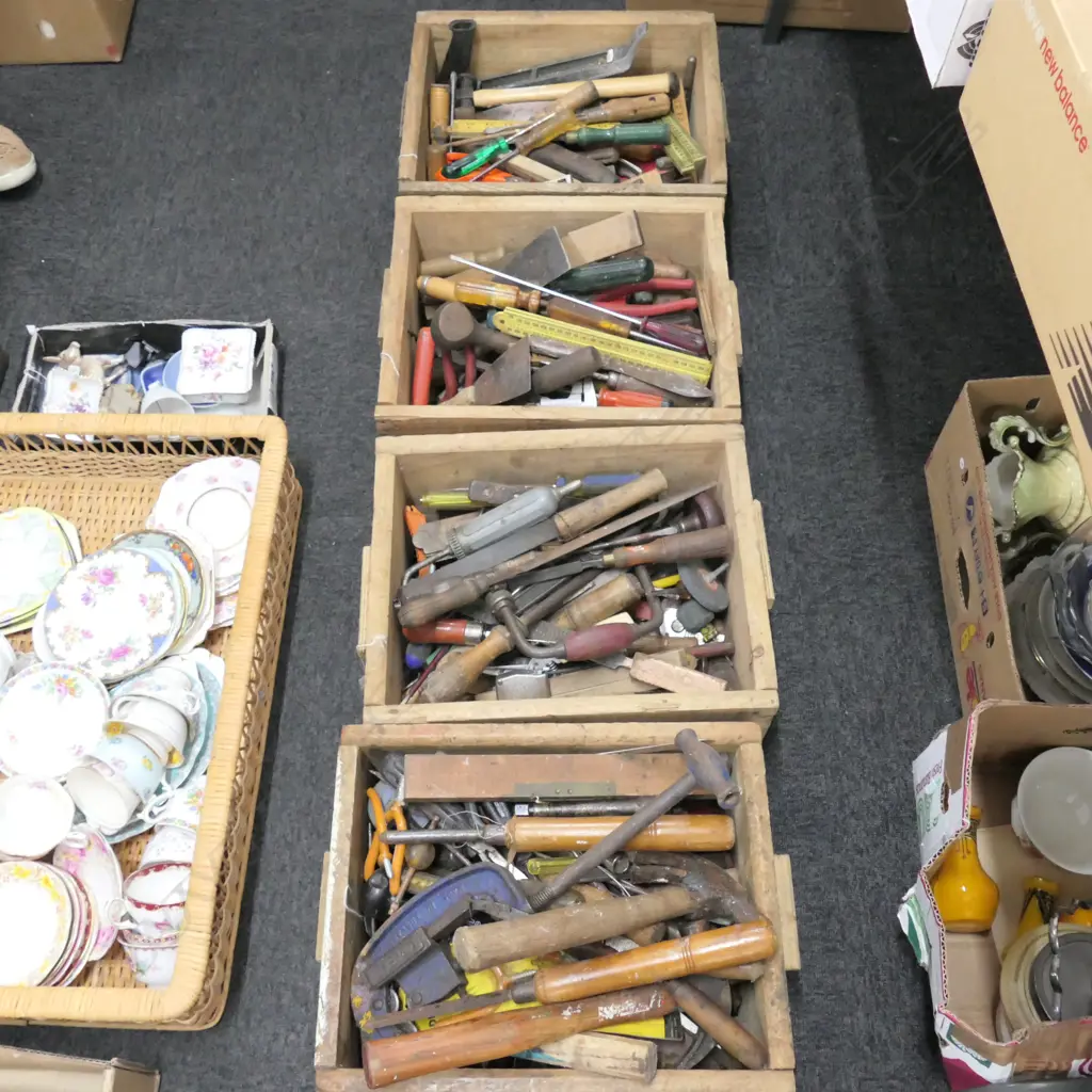 4 CRATES ASST TOOLS  Image 1++