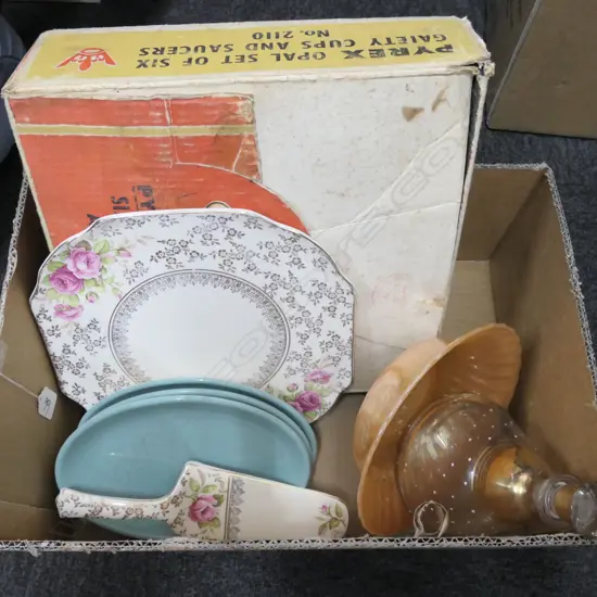 LOT VINTAGE PYREX TEA SET/C/LYNN/PAVLOVA PLATE ETC