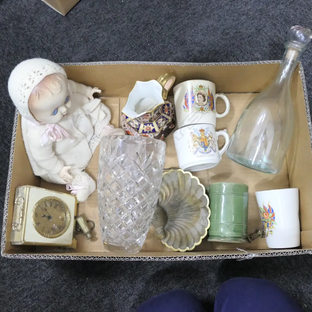 BOX ROYALTY CHINA CRYSTAL VASE DOLL ETC Image 1++