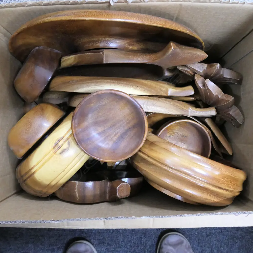 LOT ASST WOODEN BOWLS ETC Image 1++