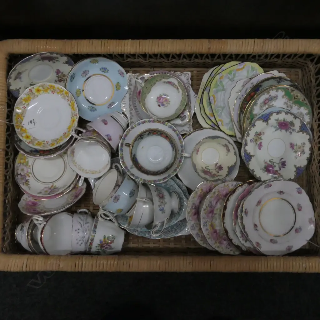 LARGE LOT OF ASST TRIOS INCLUDING R/ALBERT /PARAGON ETC Image 1++