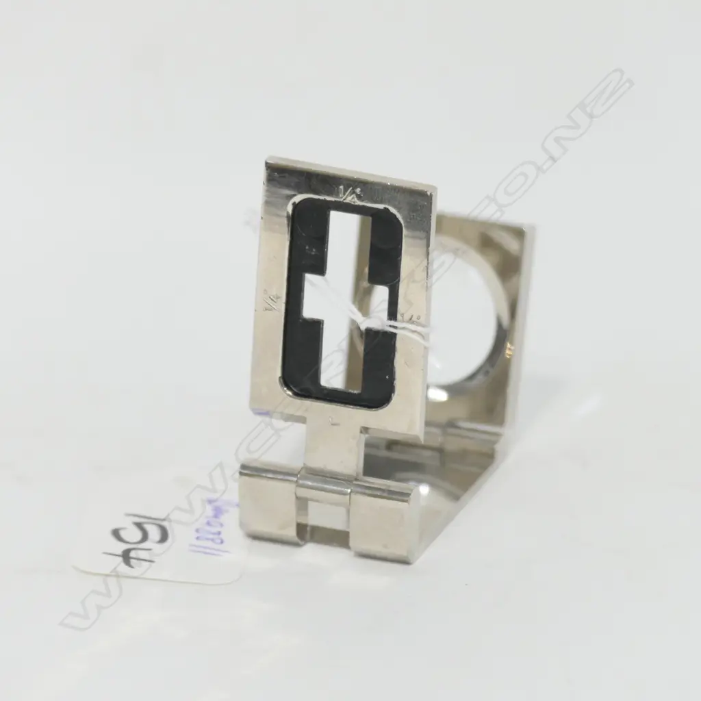 JEWELLERS MAGNIFYING GLASS Image 1++