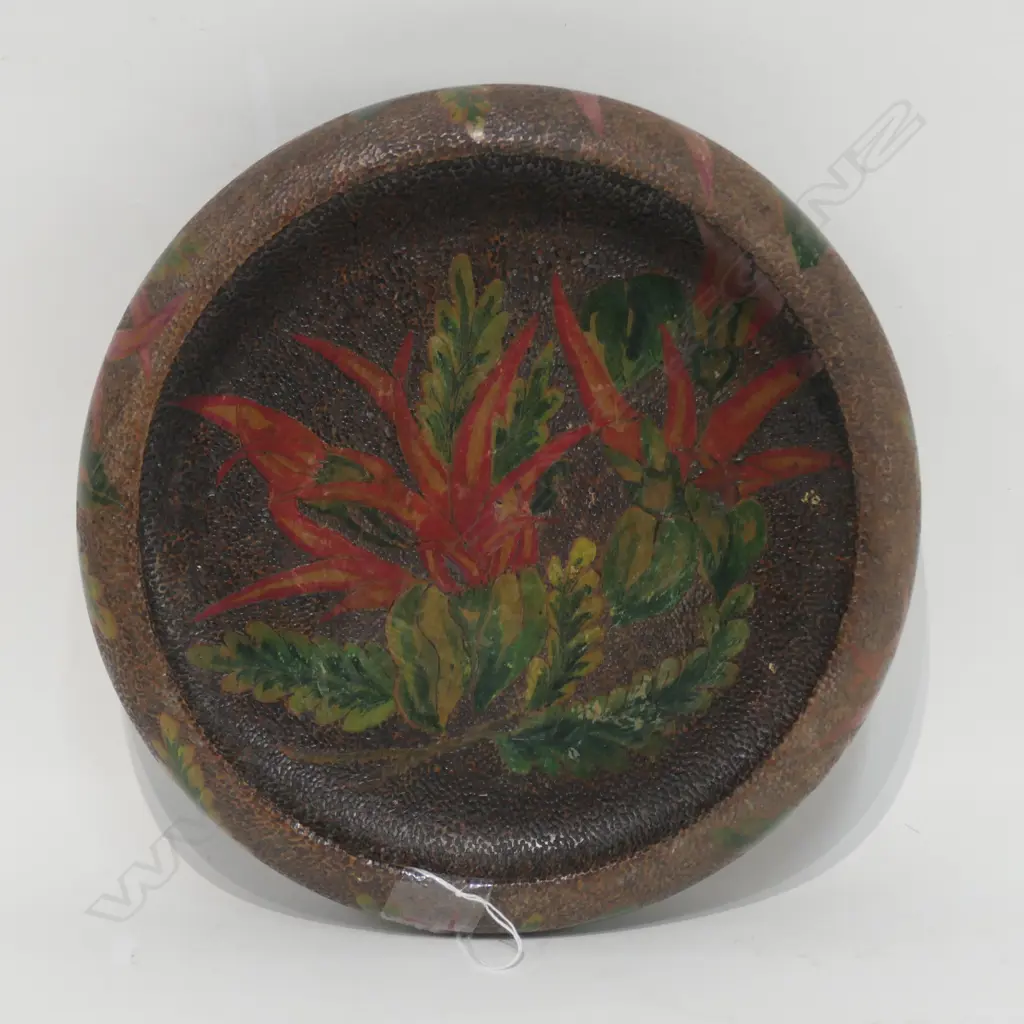 POKER WORK BOWL WITH RED KOWHAI FLOWER 1943 D 220 MM Image 1++