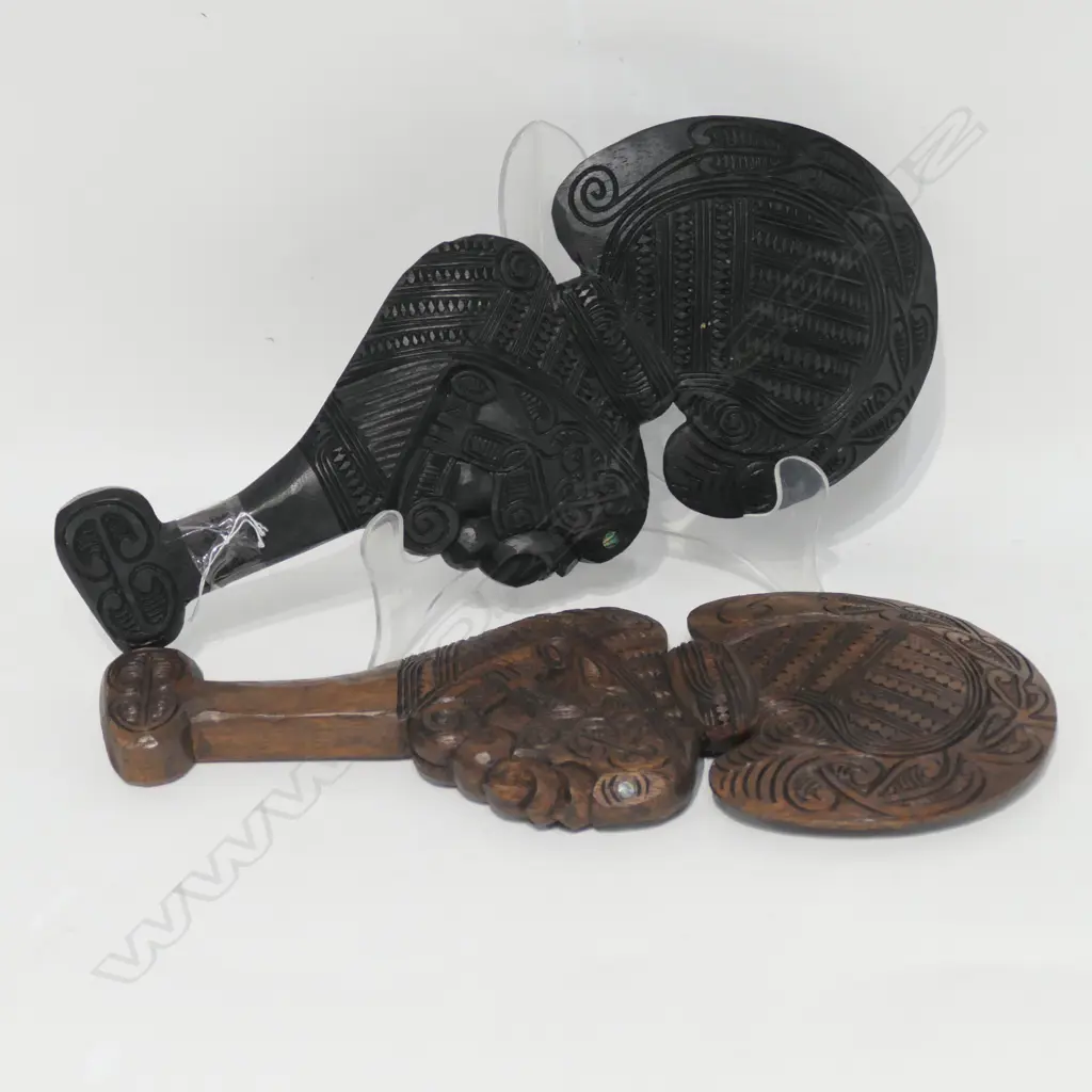 2 MAORI CARVED OLD SCHOOL KOTIATE L 330 MM Image 1++