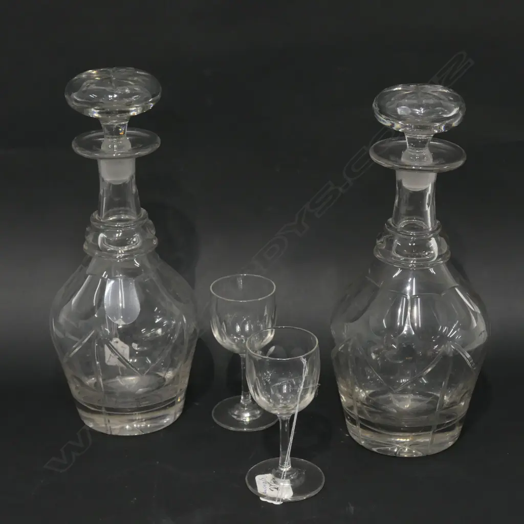 2 CRYSTAL DECANTERS + 2 GLASSES  Image 1++