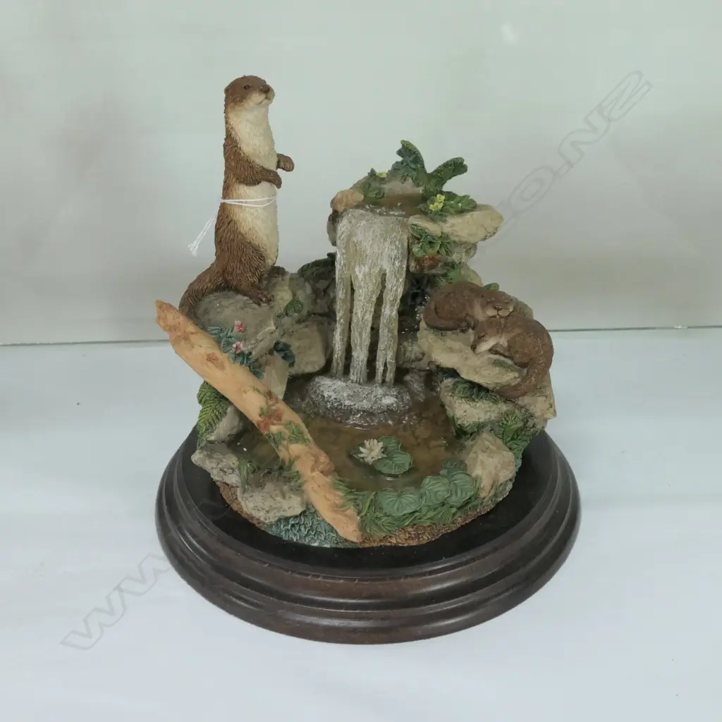 BORDER FINE ARTS OTTERS WITH WATERFALL--RESIN Image 1++