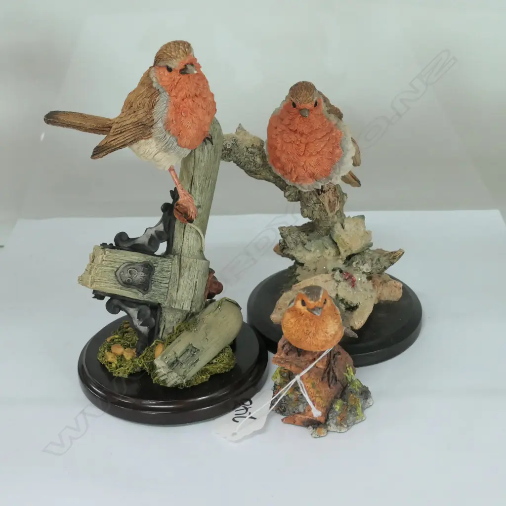 3 COUNTRY ARTISTS & BORDER FINE ARTS  ROBINS--RESIN Image 1++