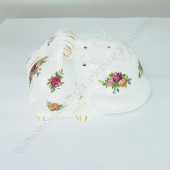 ROYAL ALBERT OLD COUNTRY ROSES CAT POMANDER