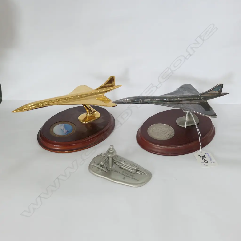 2 LTD EDITION MODEL CONCORDS NOS 2111+09 +CHANGI A/PORT MODEL L 190 MM Image 1++