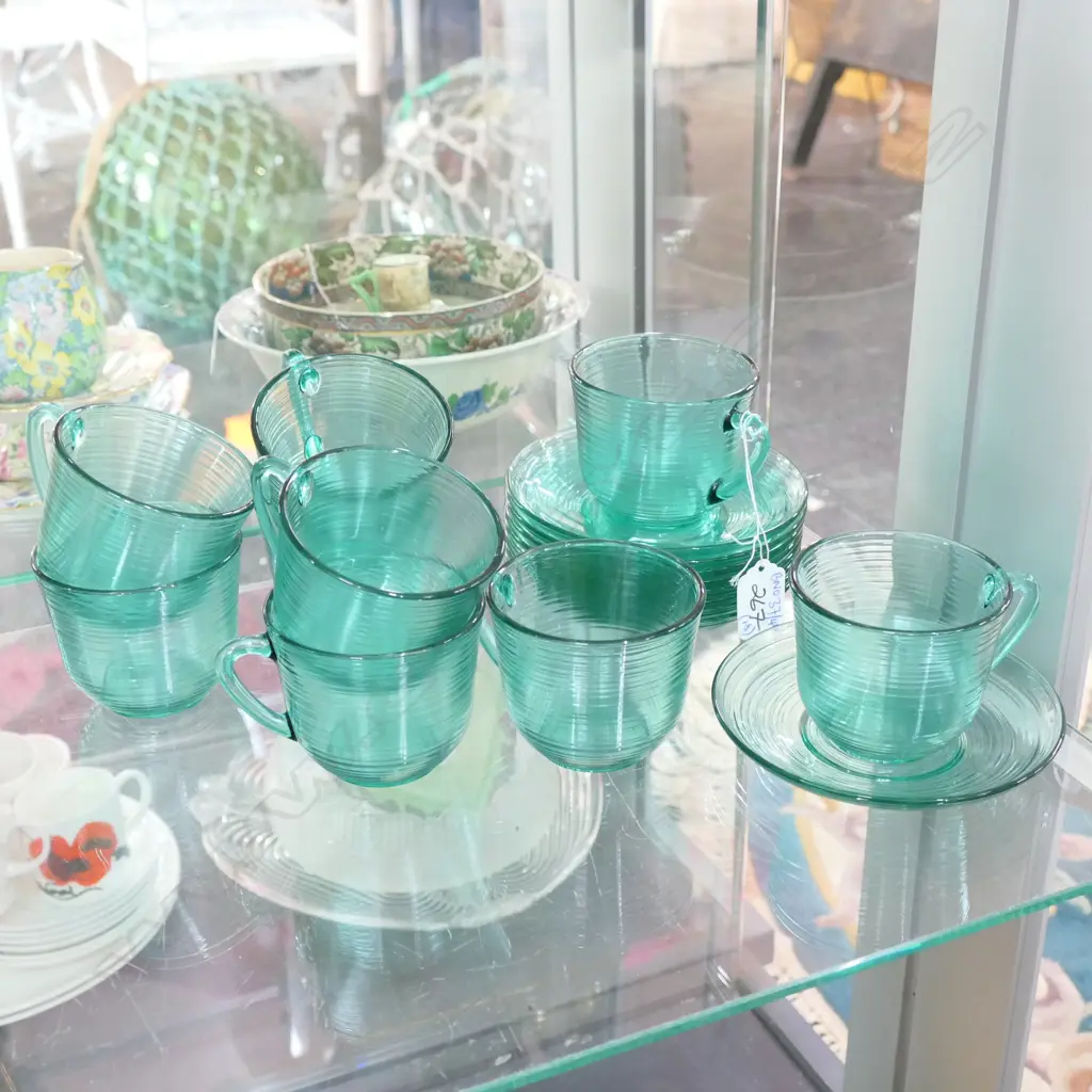 18 PCE ALCOLOC FRENCH GREEN GLASS TEA SET; 9 CUPS, 9 SAUCERS Image 1++