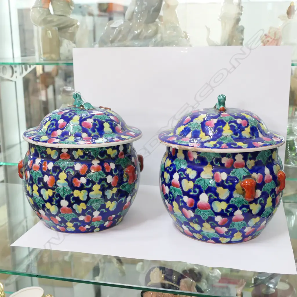 PAIR VINTAGE CHINESE FAMILE ROSE LIDDED VASES Image 1++