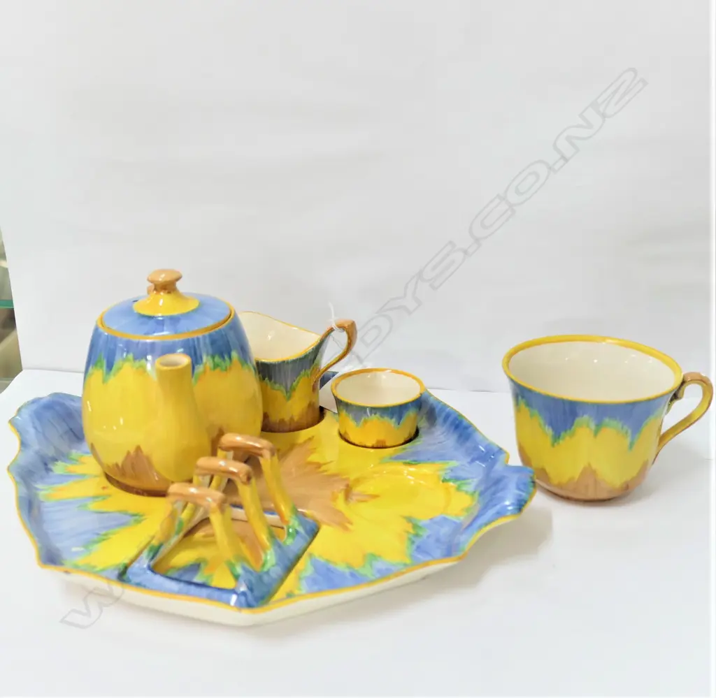 6 PCE ROYAL WINTON BREAKFAST SET, PLATE, TEAPOT, JUG, TOAST RACK, CUP AND EGGCUP Image 1++