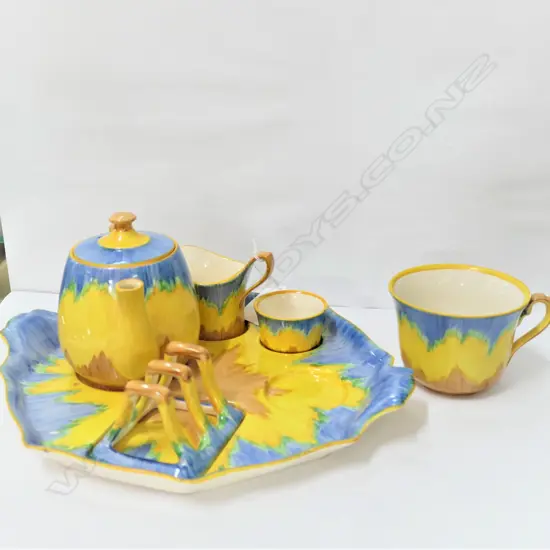 6 PCE ROYAL WINTON BREAKFAST SET, PLATE, TEAPOT, JUG, TOAST RACK, CUP AND EGGCUP