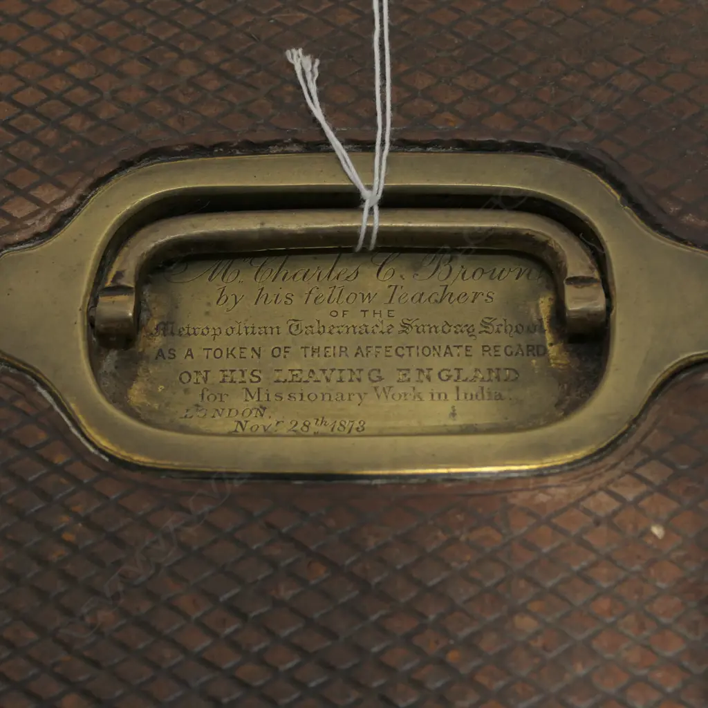 VICTORIAN LEATHER VANITY CASE WITH SOME ACCESSORIES 320 X 220 X 130mm Image 1++