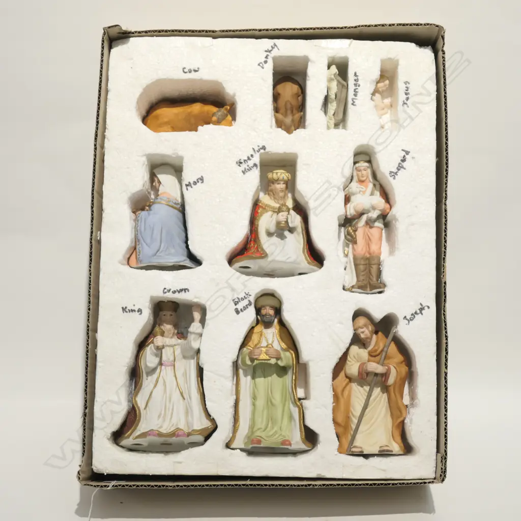 10 PCE CHRISTMAS CERAMIC NATIVITY MANGER SET  Image 1++
