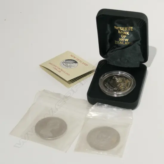 N.Z $5 DOLLAR 1995 TUI COIN+ 2 ONE DOLLAR COINS