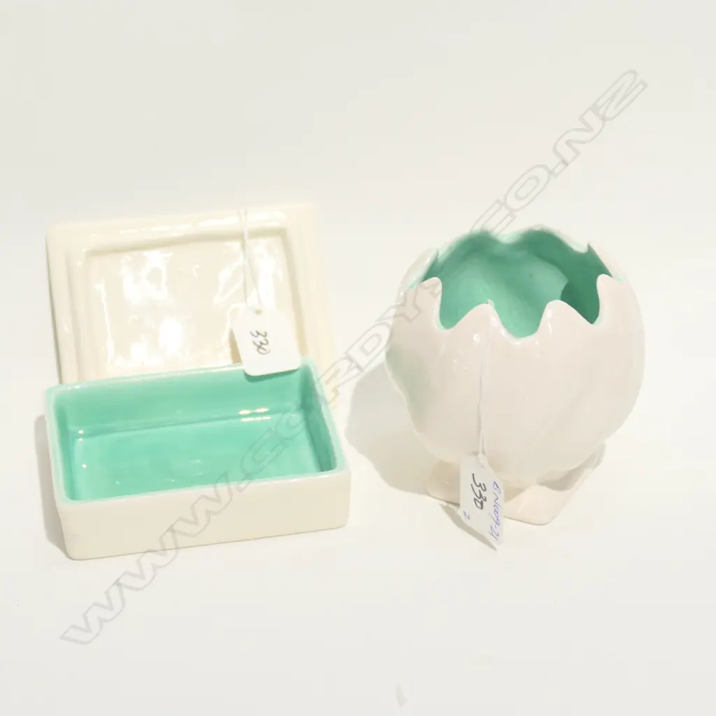 2 .C.STEPHENS NZ POTTERY PCES; ORB VASE LIDDED BOX Image 1++