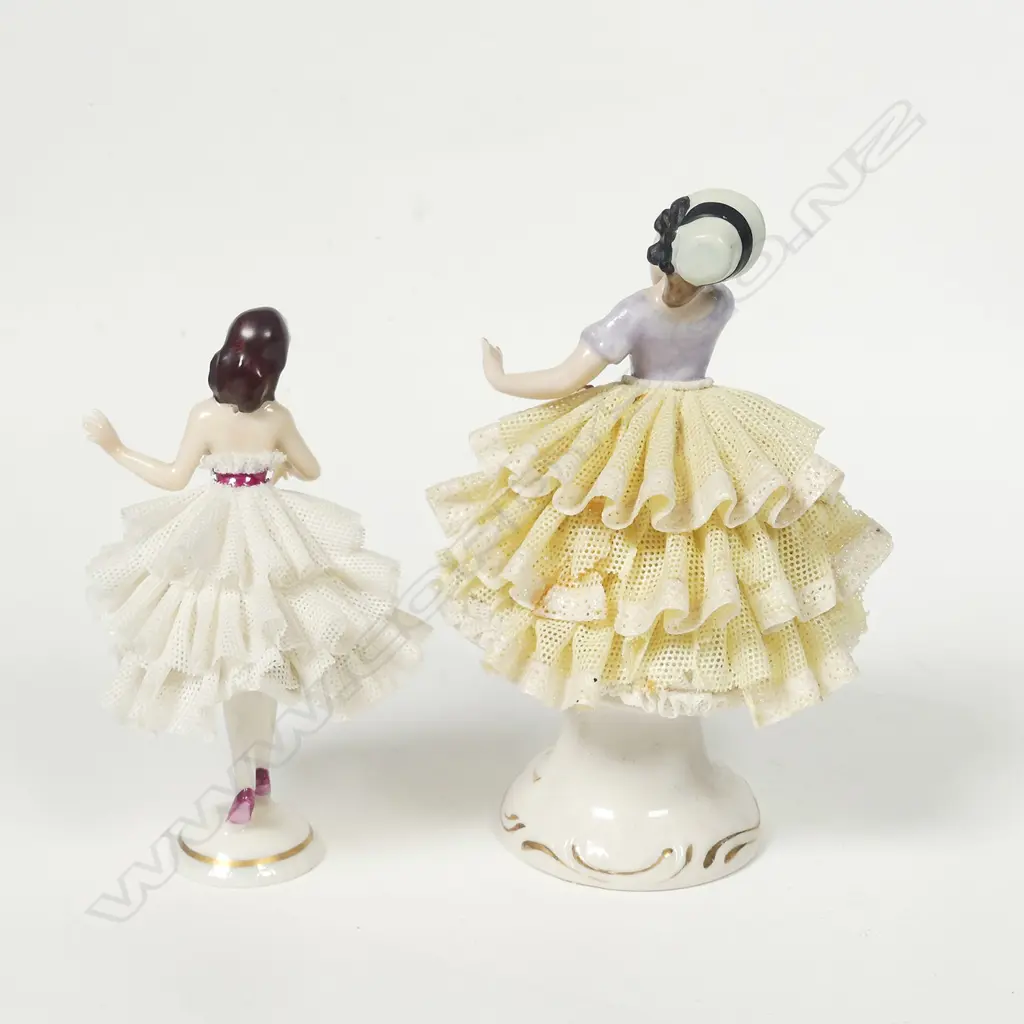 TWO SMALL DRESDEN LACE BALLERINA FIGURINES, H. 110 & 90MM Image 1++