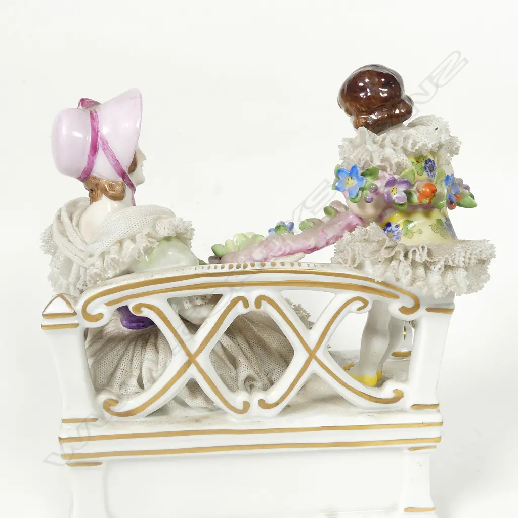 DRESDEN LACE PORCELAIN FIGURINE, MOTHER & CHILD, H.140MM Image 1++
