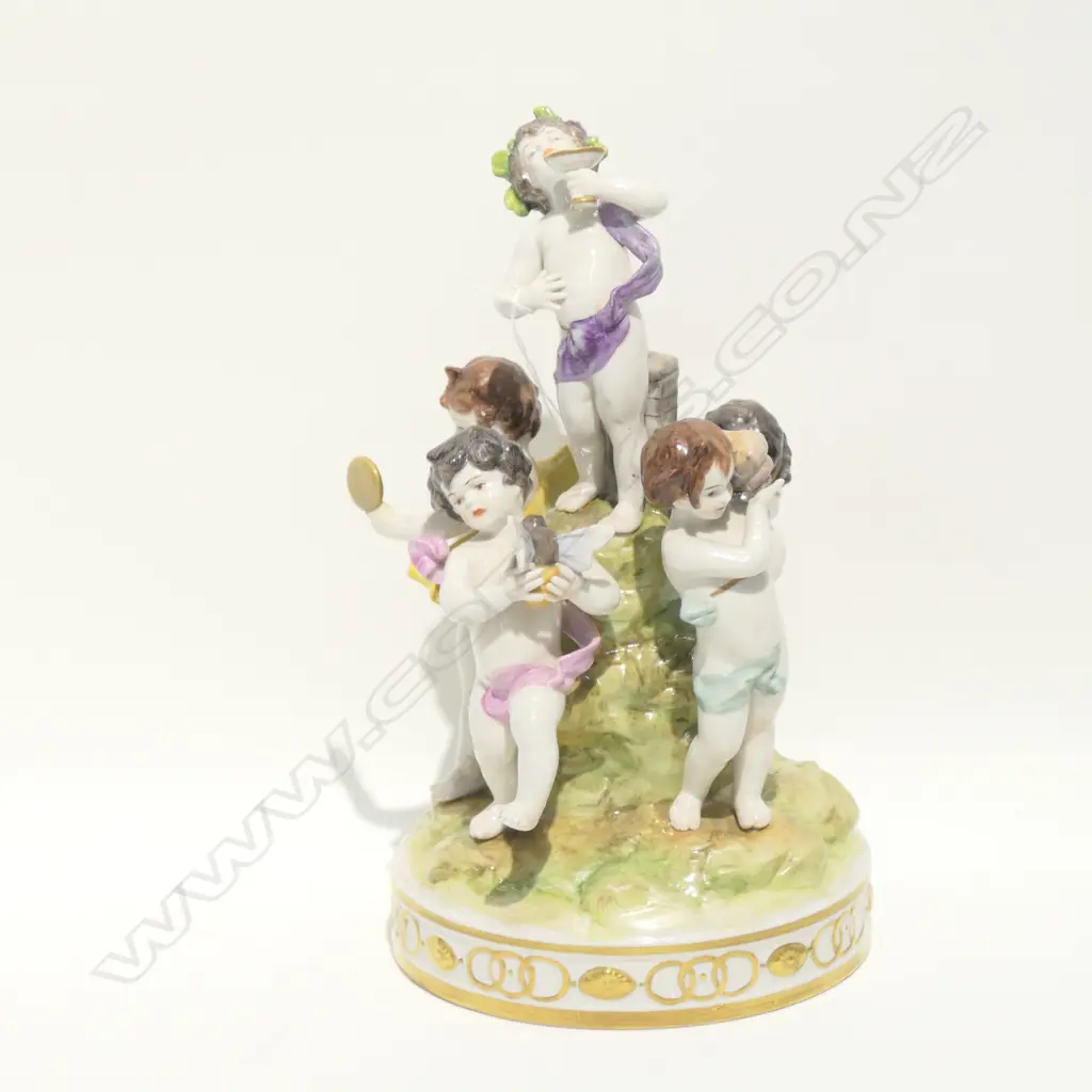 CAPODIMONTE DRESDEN STYLE FIGURINE Image 1++