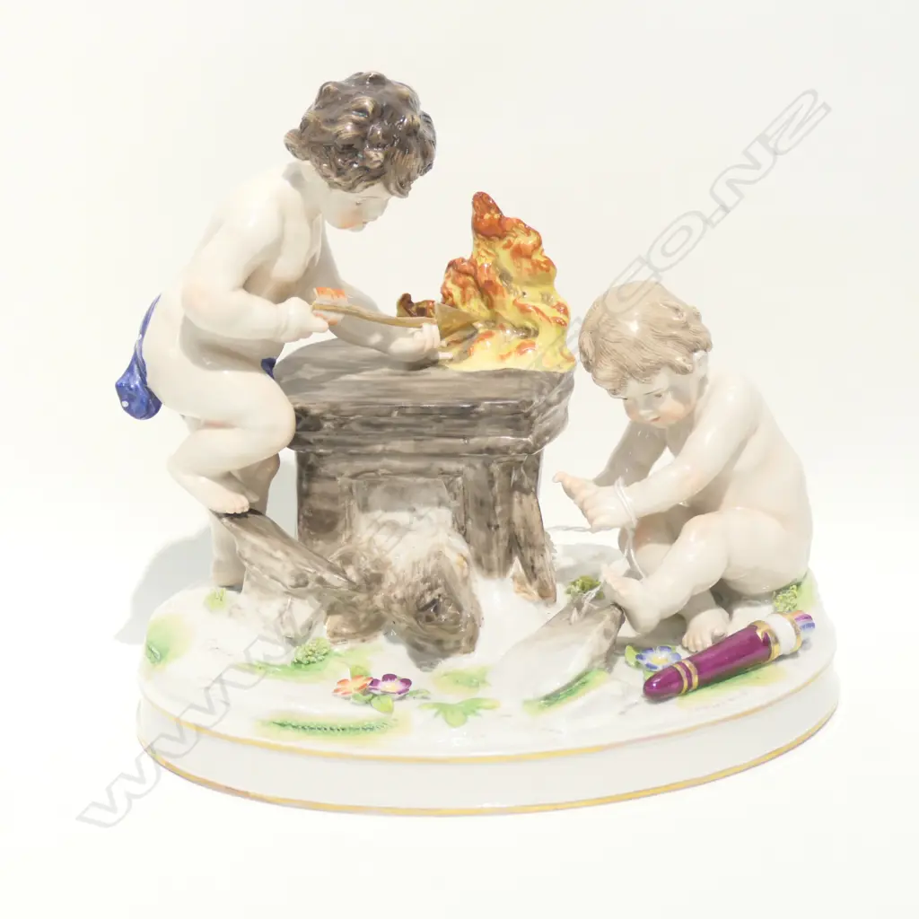 CAPODIMONTE DRESDEN STYLE FIGURINE Image 1++