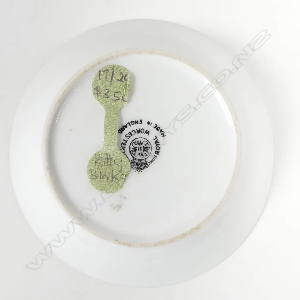 R. WORCESTER SM ROUND BLACKBERRY DISH, KITTY BLAKE Image 1++
