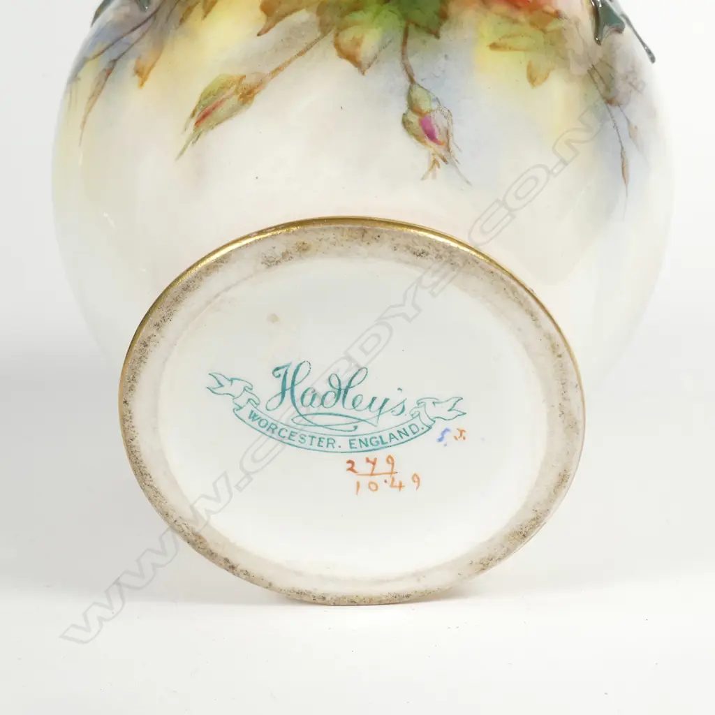 R. WORCESTER ROSES VASE, HADLEY (9CM) Image 1++
