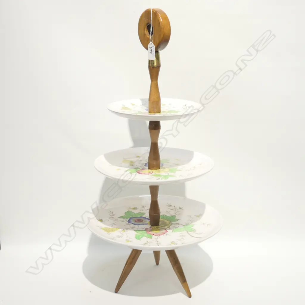 RETRO S TIER CAKE STAND H 660 MM Image 1++