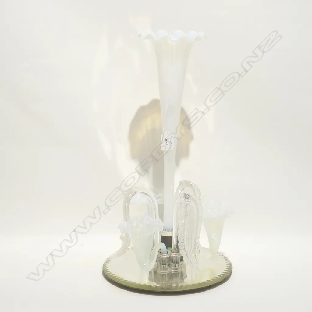 VICTORIAL OPALESCENT GLASS EPERGNE - 4 TRUMPETS Image 1++