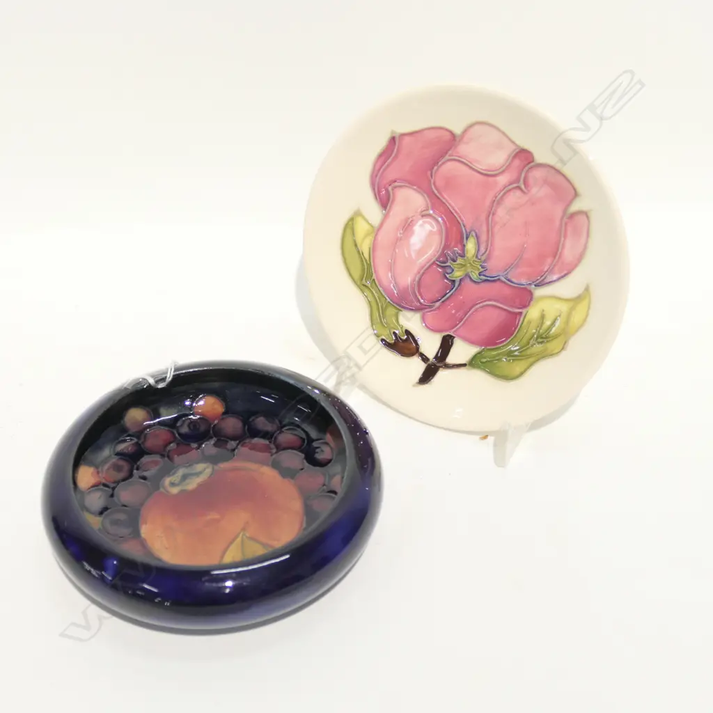 2 x MOORCROFT SMALL DISHES Image 1++