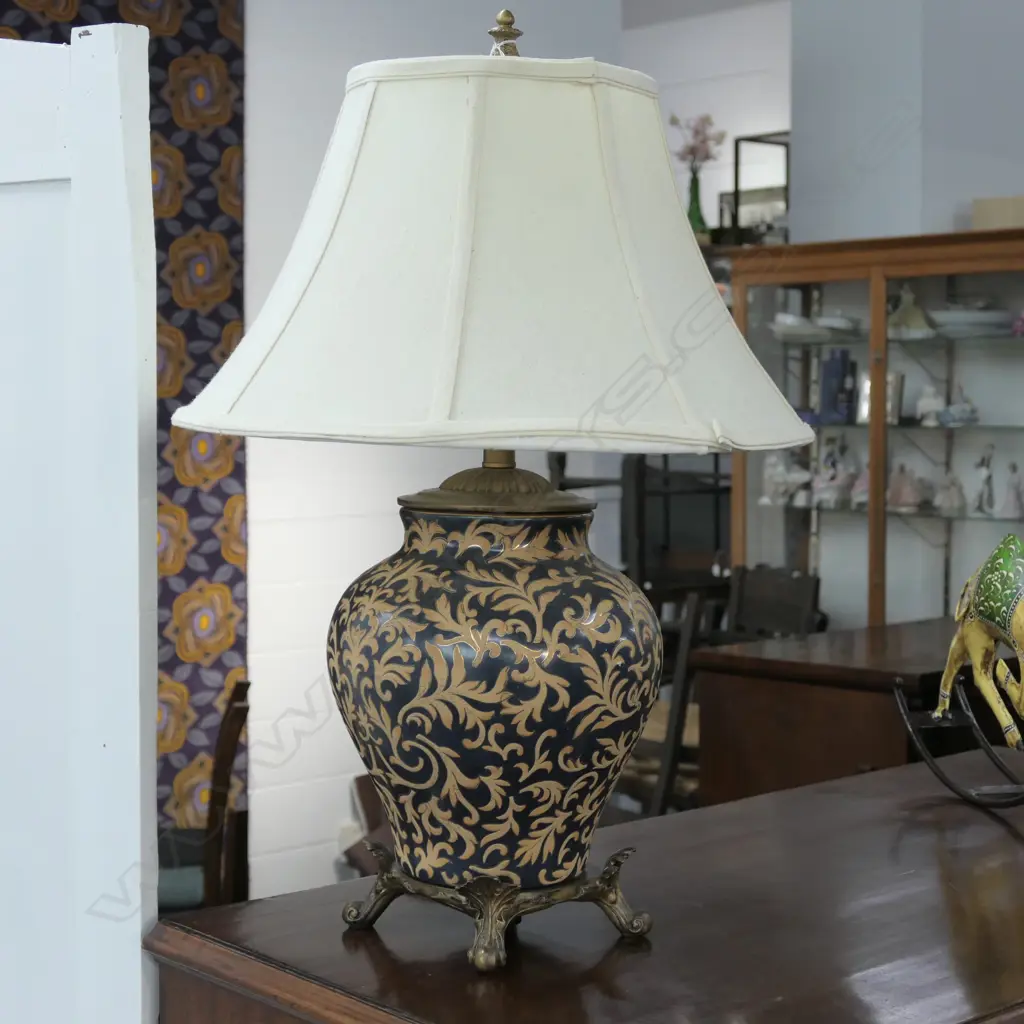 ORMOLU FRENCH PORCELAIN LAMP Image 1++