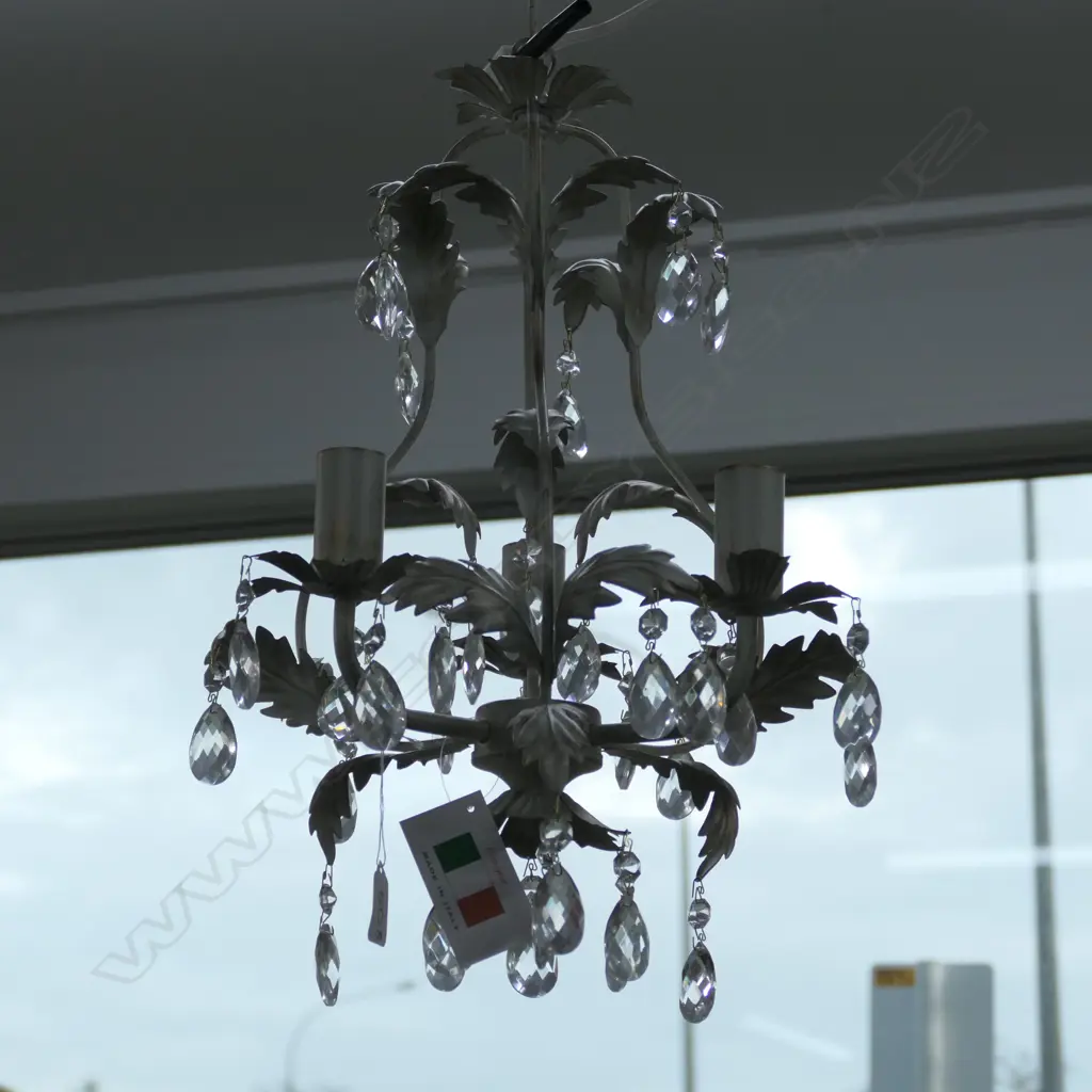 3 LIGHT ITALIAN CHANDELIER NEW IN BOX 450MM H Image 1++